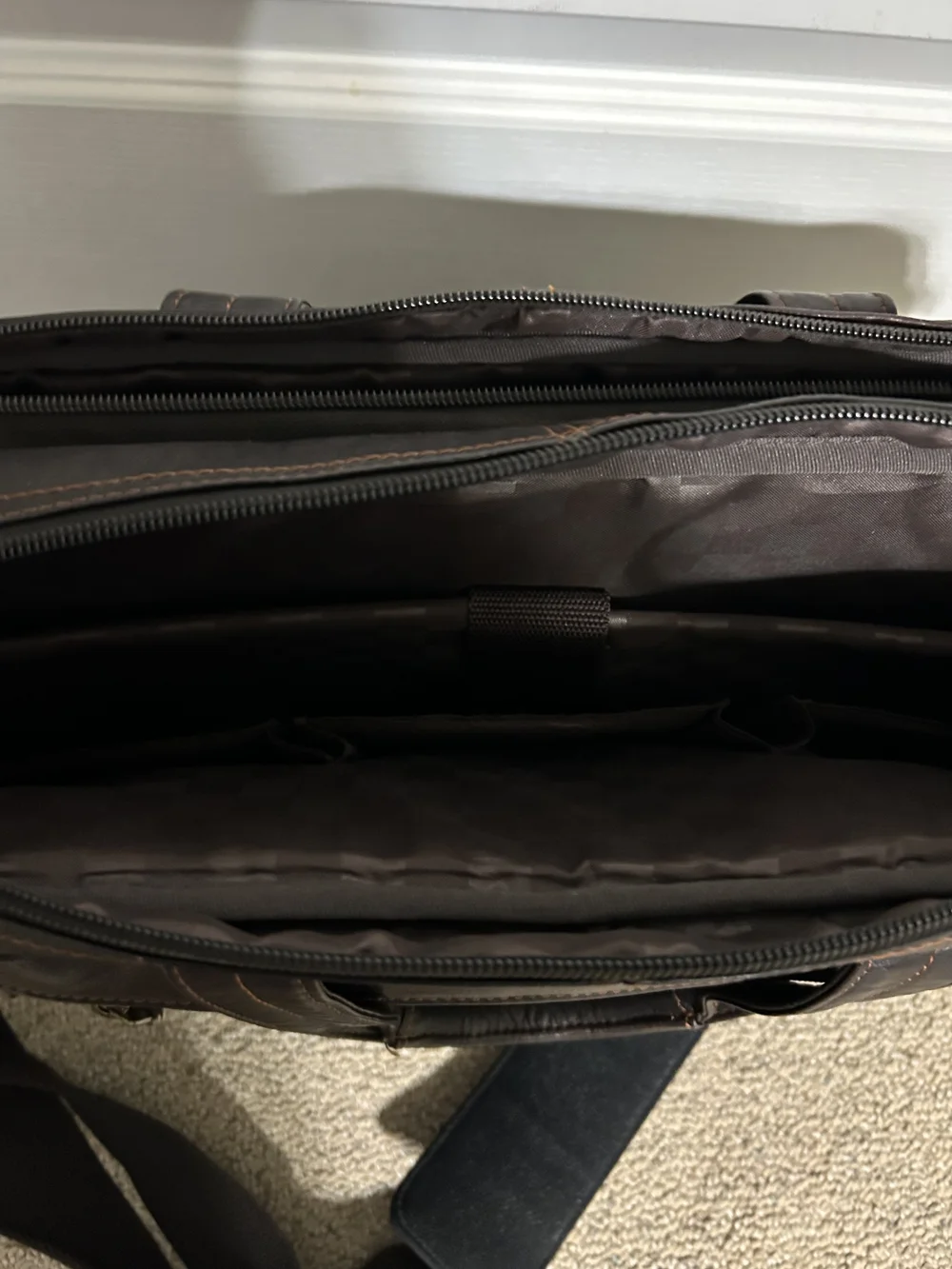 Samsonite leather top loader laptop carry on satchel briefcase dark brown
